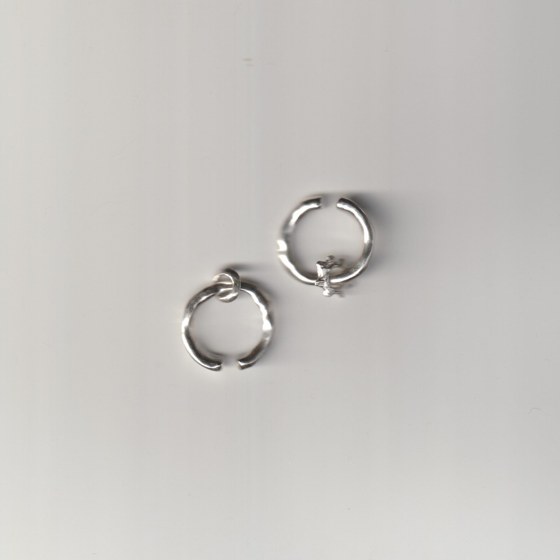 Micro Wobble Earcuff